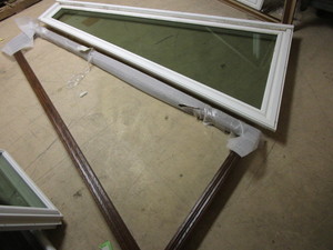 LINDSAY TRAPEZOID WINDOW RIGHT,  98 x 42