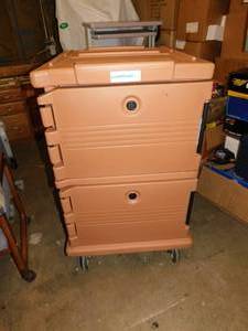 lot 11 image: Containers