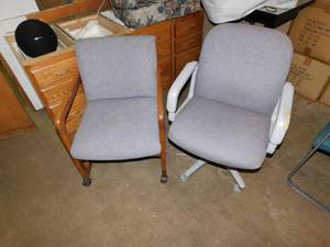 lot 18 image: Fabric chairs
