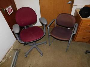 lot 22 image: Chairs