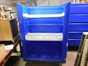 lot 26 image: Large Blue Storage Bin