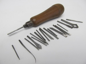 lot 14 image: Antique Handheld Mini Micro Chisel Tool