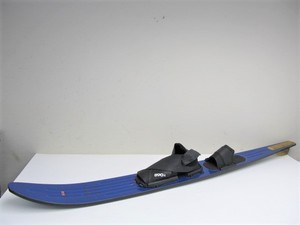 lot 44 image: Nice OBRIEN World Team Comp Slalom Waterski