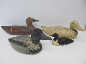 lot 27 image: 3 Vintage Carved Painted Wooden Duck Decoys & 1 Loon