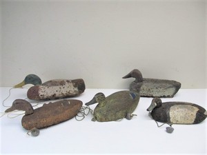 lot 29 image: 5 Old Vintage Wood & Cork Duck Decoys