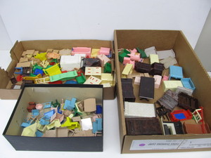 lot 36 image: LARGE Lot of Vintage 1960s Doll Furniture