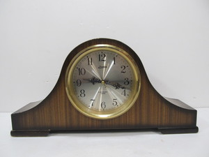 lot 199 image: Vintage LINDEN Quartz Chime Mantel Clock Electronic Chime 7012