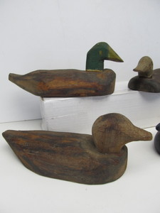 lot 119 image: 4 Hand Carved Wooden Duck Decoys