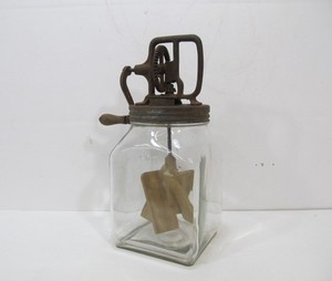 lot 230 image: Antique Primitive 4qt Churn