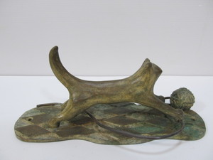 lot 275 image: Very Nice Solid Brass Door Knocker - Cat Playing wBall of Yarn