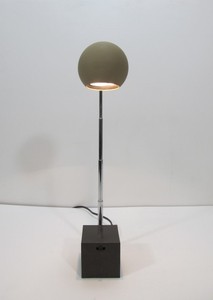 lot 213 image: Vintage Mid Century LIGHTOLIER Telescoping Eyeball Desk Lamp