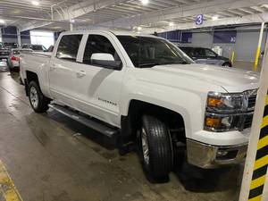 lot 1 image: 2015 Chevrolet Silverado LT 4x4 Crew Cab 4x4