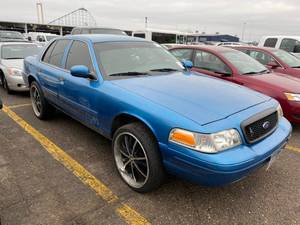 lot 13 image: 2003 Ford Police Interceptor