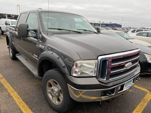 lot 15 image: 2006 Ford F-350 Powerstroke 6.0L Lariat 4x4