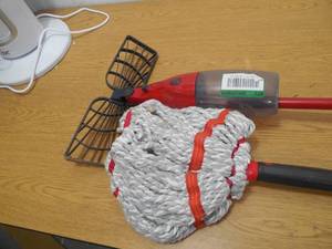 lot 194 image: 2 MOPS
