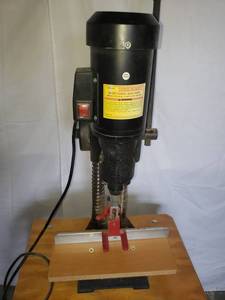 lot 11 image: Cntral Machinery Mortising Machine