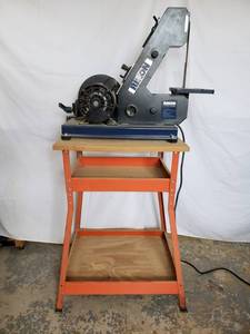 lot 15 image: Rikon 1x42 Belt  8 Disc Sander
