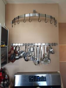 lot 119 image: Kitchen Pot Hanger