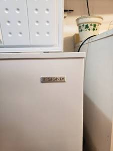 lot 153 image: Insignia 7 cu. Ft Chest Freezer