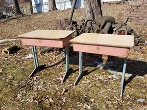 lot 138 image: Student School Desks