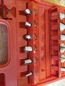 lot 65 image: Hickory 14 Shank Carbide Router Bits