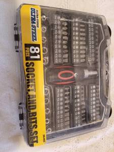 lot 70 image: 81 Piece Socket and Bits Set