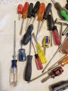 lot 81 image: Collection of Screwdrivers