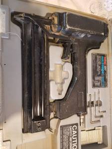 lot 91 image: Mark1 Heavy Duty Air Force Staple Gun