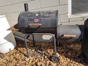 lot 156 image: Char Griller Smoker