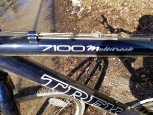 lot 3 image: Adult Trek Aluminum Bike