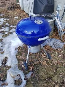 lot 168 image: Large Blue Charcoal Grill
