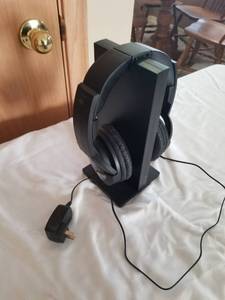 lot 143 image: Sony Universal Wirelesss headphones