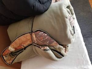 lot 149 image: Cozy Adult Sleeping Bags