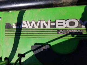 lot 161 image: Lawn boy ST 320