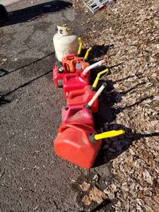 lot 163 image: Large Lot of Gass Tanks