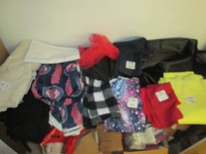 lot 21 image: Lot of Various Fabric 1C...