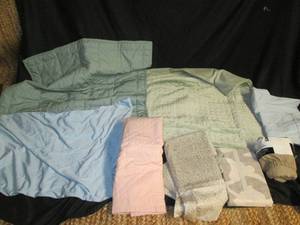 lot 53 image: 3 Sets of Standard Pillowcases, & L...