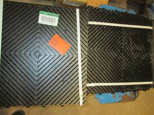 lot 78 image: Plastic Flooring Tiles 6-FLR...