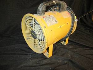 lot 19 image: Flow Pro Portable Ventilator 9-FLR...