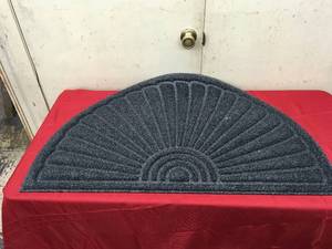 lot 190 image: Apache Half Round Scraper, Retail $12.99