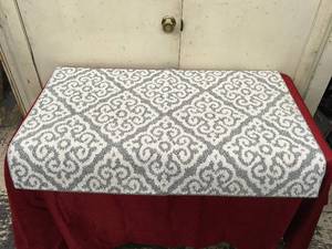 lot 193 image: New Generation Accent Rug 30 in. x 45 in., Retail $14.99