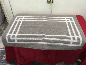 lot 205 image: New Generation Accent Rug 30 in. x 45 in., Retail $14.99
