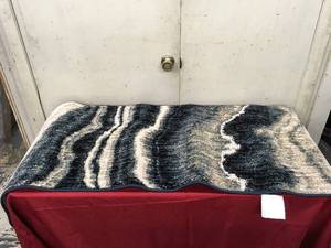 lot 211 image: Easy Living Runner 2 ft. X 6 ft, Retail $18.99