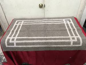 lot 213 image: New Generation Accent Rug 30 in. x 45 in., Retail $14.99