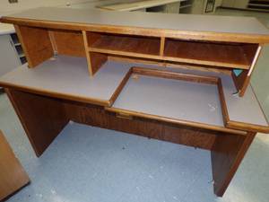 lot 4 image: Secretary desk with Counter