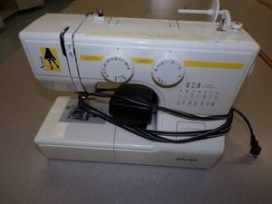 lot 9 image: Ana Baby Lock Sewing Machine