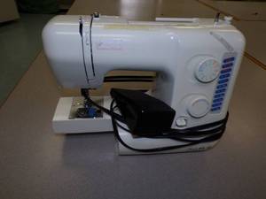 lot 10 image: Janome My Excel 4014 Sewing Machine