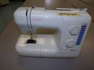 lot 19 image: Janome My Excel 4014 Sewing Machine