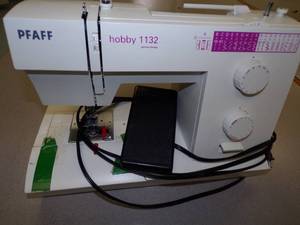 lot 29 image: PFAFF hobby 1132 Sewing Machine