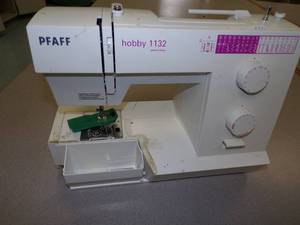 lot 30 image: PFAFF hobby 1132 Sewing Machine